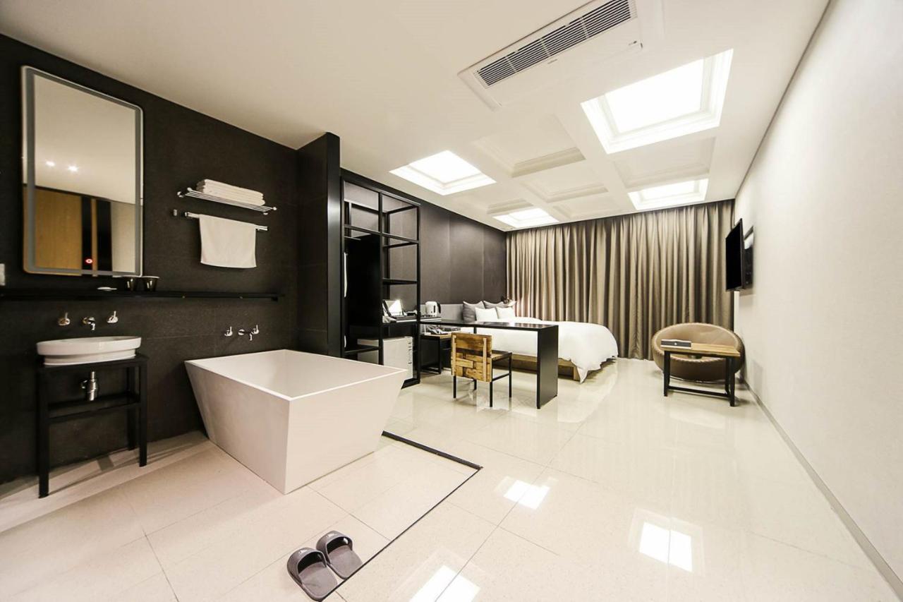 אולסן Yeoubi Hotel מראה חיצוני תמונה
